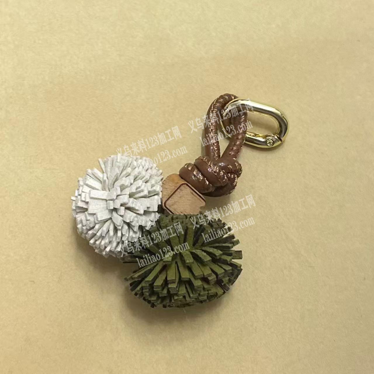 短款流苏手工球订单，钥匙扣挂件订单，如图