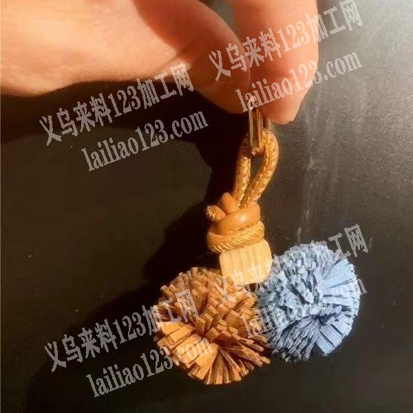 短款流苏手工球订单，钥匙扣挂件订单，如图