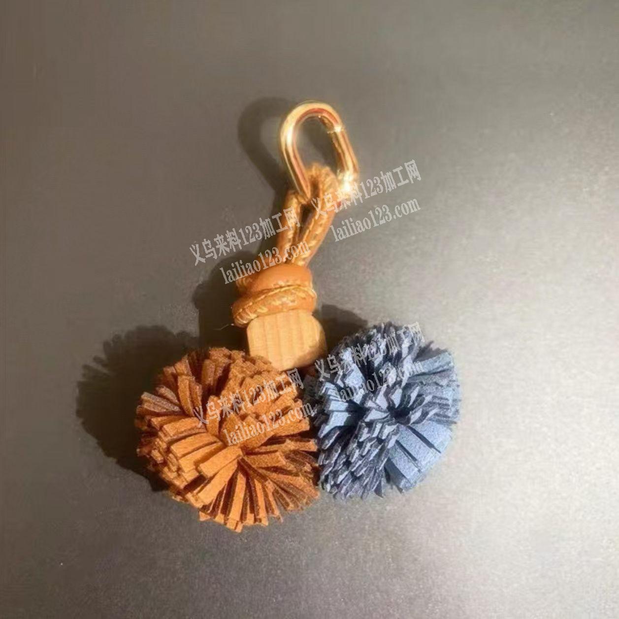 短款流苏手工球订单，钥匙扣挂件订单，如图
