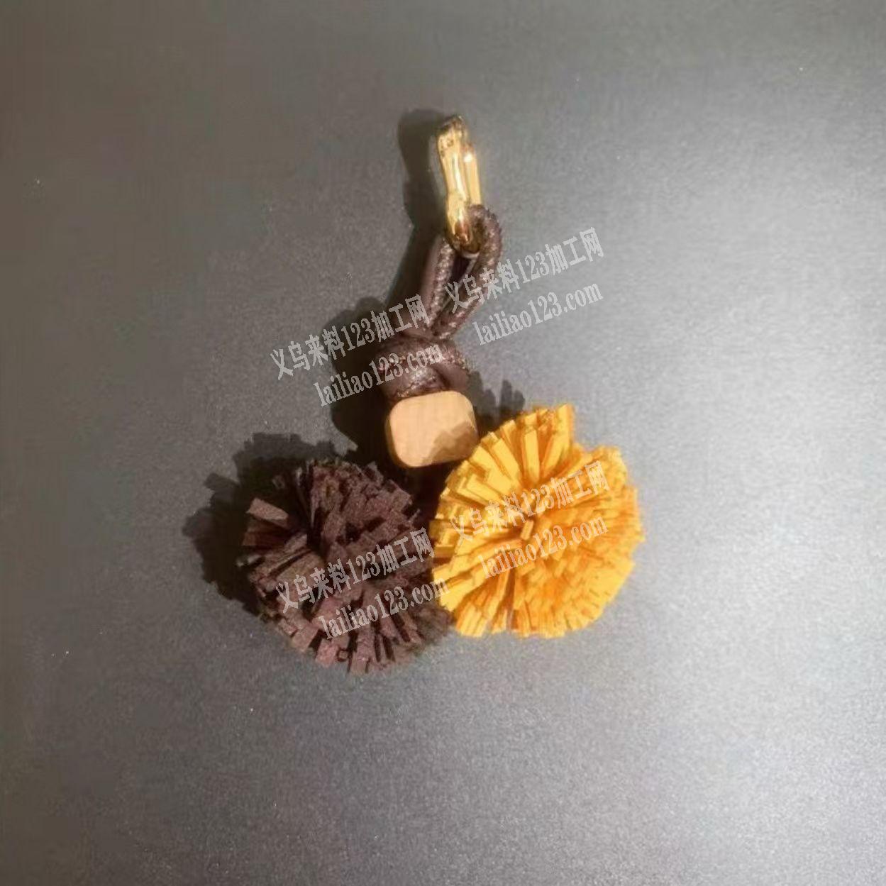短款流苏手工球订单，钥匙扣挂件订单，如图