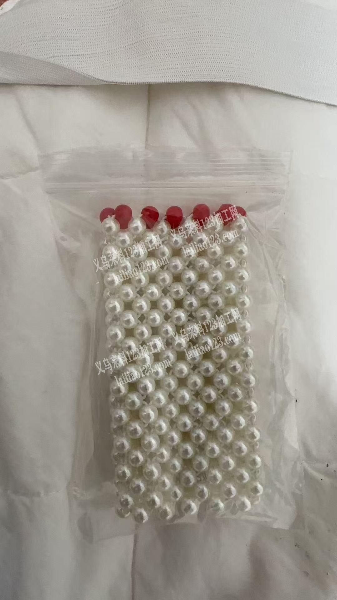 手工串珠编织包包的成品单，如图，有没有会