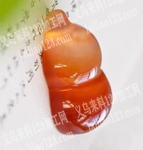 公司寻找天然玉石的工厂，请联系详谈，有订