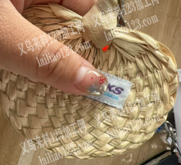 车缝外发加工。如图。车标，寻找平车加工厂