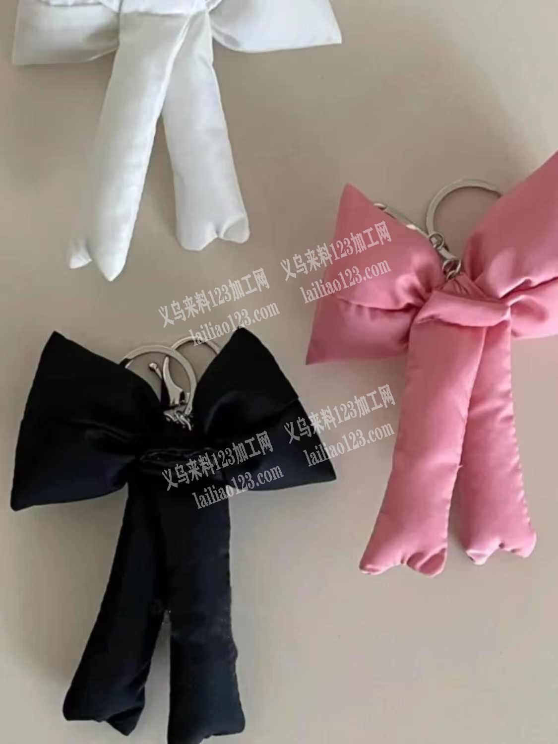 扎蝴蝶结外发加工。布艺饰品+充棉+扎蝴蝶