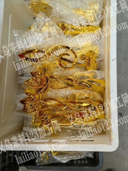 UV真空镀膜镀金镀银镀彩。