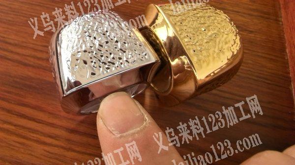 UV真空镀膜镀金镀银镀彩。