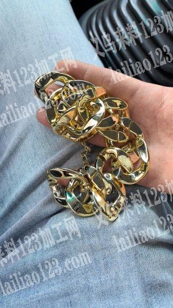 UV真空镀膜镀金镀银镀彩。