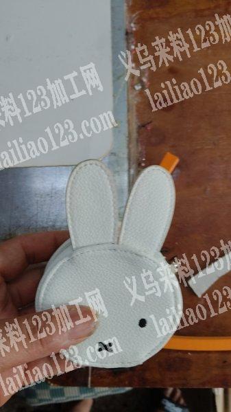 承接各种花样机打五金加工，箱包 饰品 服装 工艺品 宠物用品