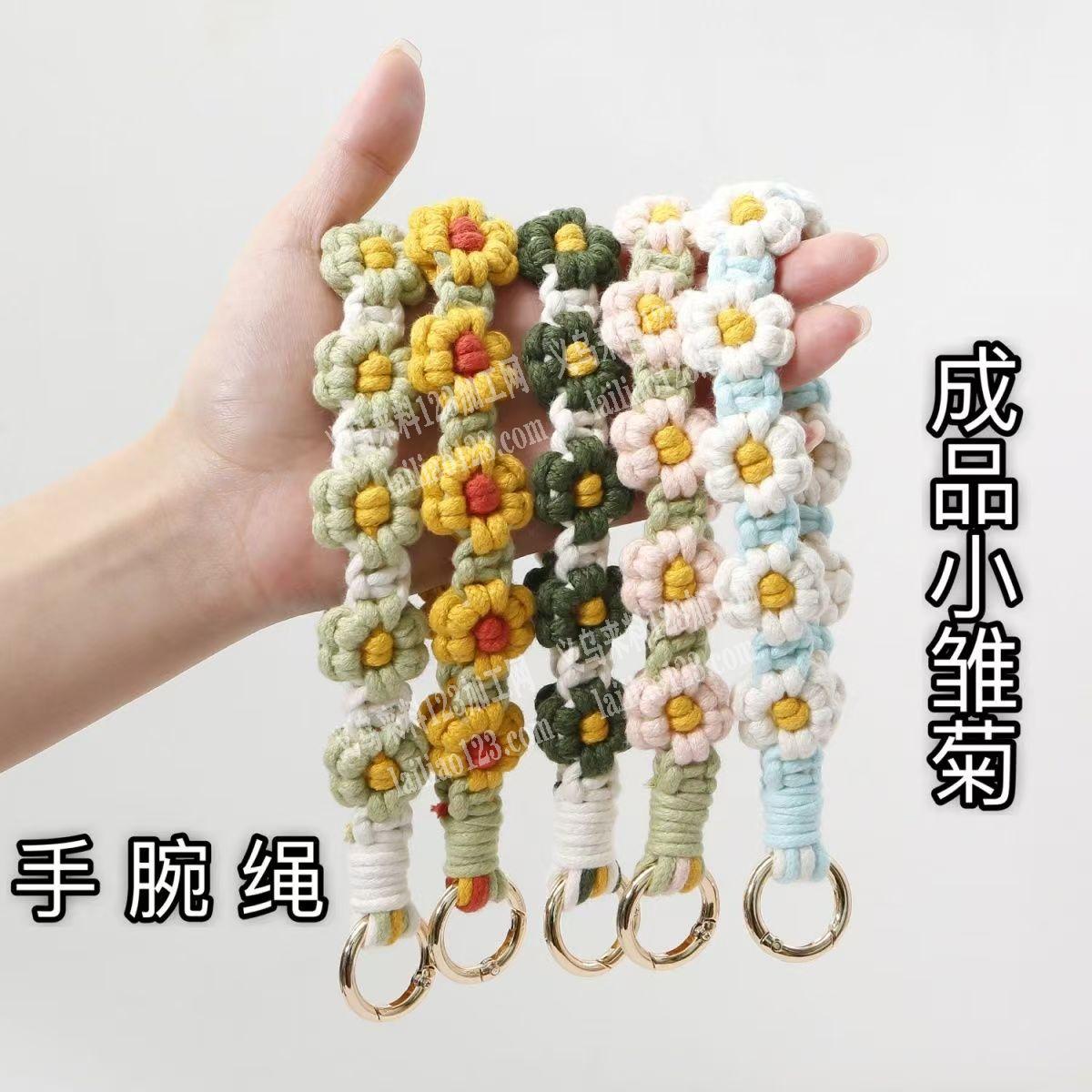 手工钩针编织的挂绳挂件订单。，如图。寻找