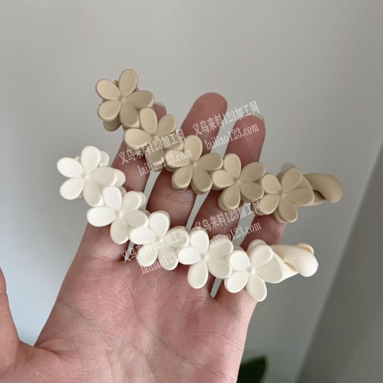 塑料发夹订单，寻找注塑的工厂，请联系详谈