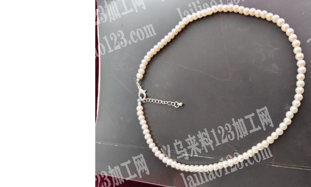 穿珠子挂圈手工活外发，先然后再包装的手工