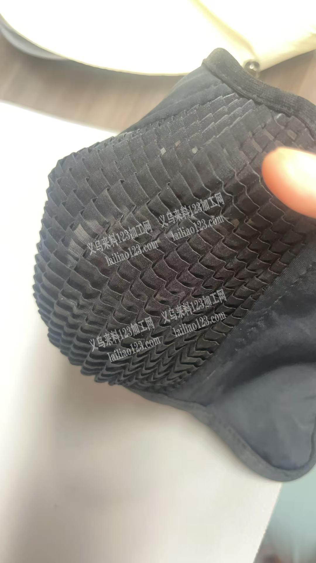 老板委托寻找：急寻压皱的加工厂，。布料压