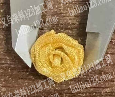钢丝卷花耳环订单。如图，寻找厂家，刘亦菲