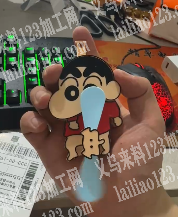 外贸小风扇订单，如图，按压会转的，寻找工