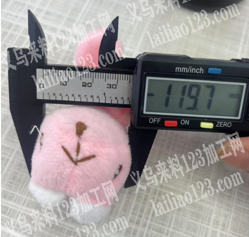 10来万的毛绒玩具订单，如图粉色的，寻找