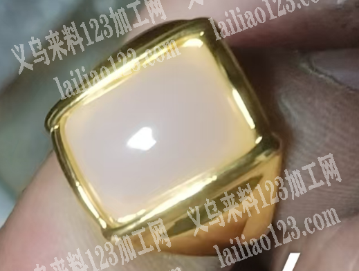 寻找，如图平底弧面的戒指工厂，请联系详谈