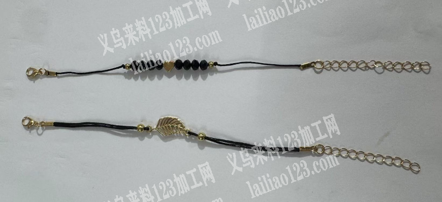 大量手链的手工活外发加工，如图，穿珠子编