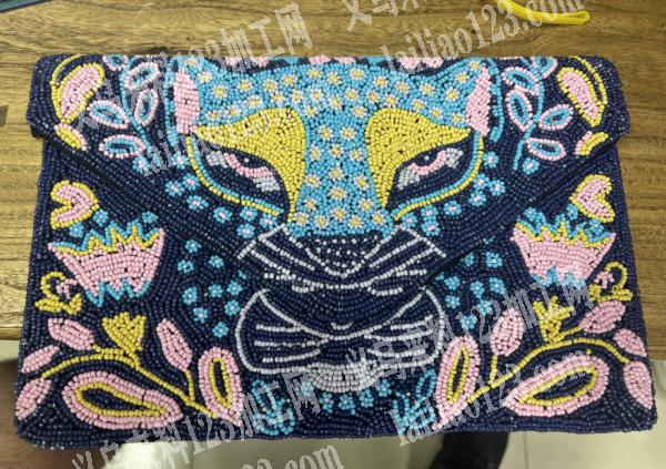 找专业做这个包包的工厂合作，请联系详谈。