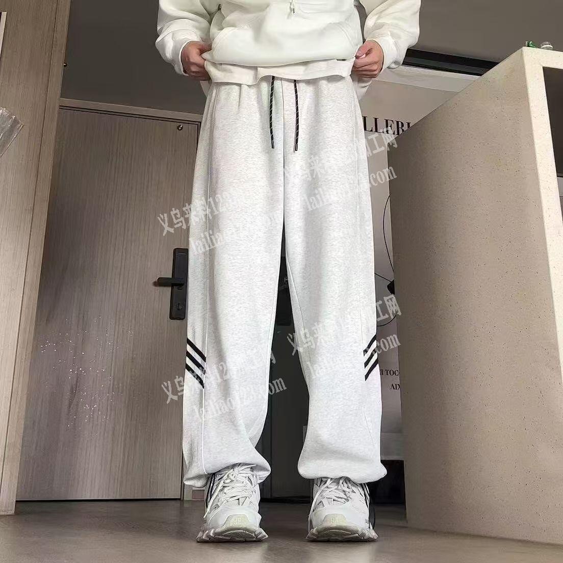 贸易公司有裤子订单，老板委托寻找加工厂，