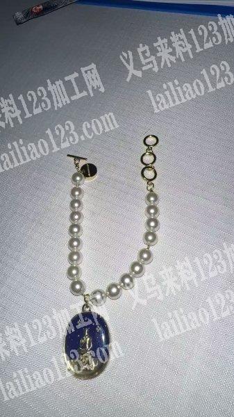 项链穿珠子的手工活，如图，寻找会做的手工