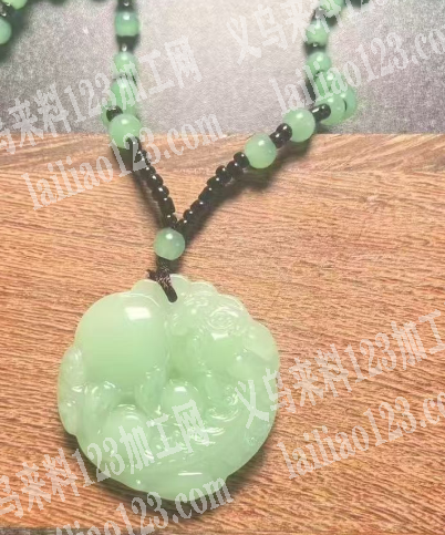 玻璃吊坠订单，如图，和田玉款式貔貅款式的