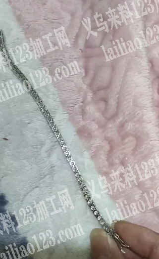 如图手链有订单，寻找专业做手链的工厂，请