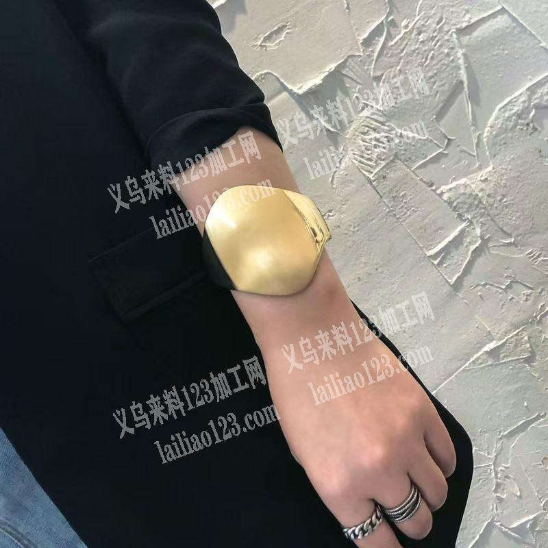 大量欧美如图合金手镯订单，寻找专业做合金