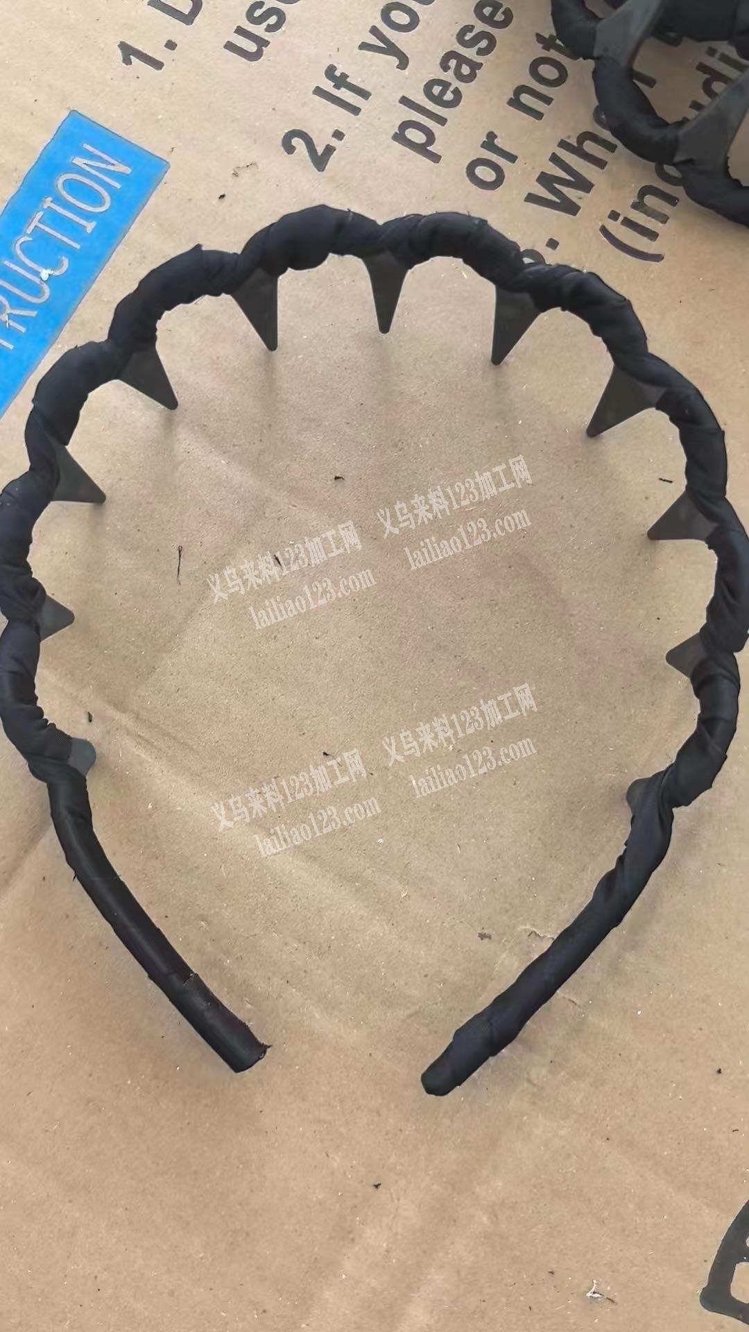 老板委托寻找：多牙齿的发箍订单，如图需要