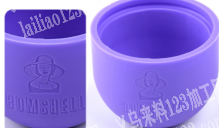 有没有能做这种镭射的工厂 激光logo硅胶材质的