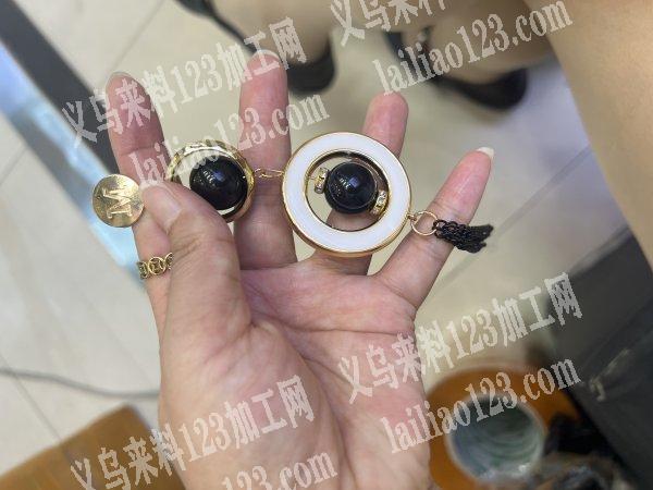 找胸针，挂饰工厂 