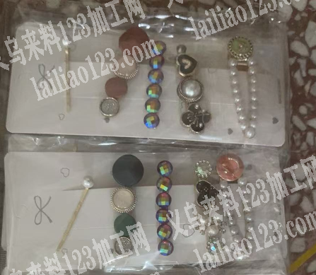 发夹包装的手工活外发加工，上卡包装的手工