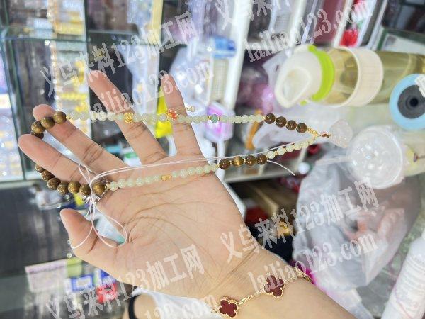 专业承接串珠粘胶做饰品等加工，打版