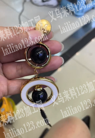 老板委托寻找：饰品成品订单，或者寻找饰品