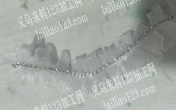 如图寻找加工厂，花边里面放链条。寻找加工