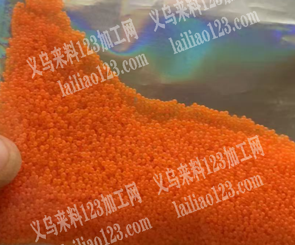 小珠子喷漆外发加工，如图效果的，找玻璃微