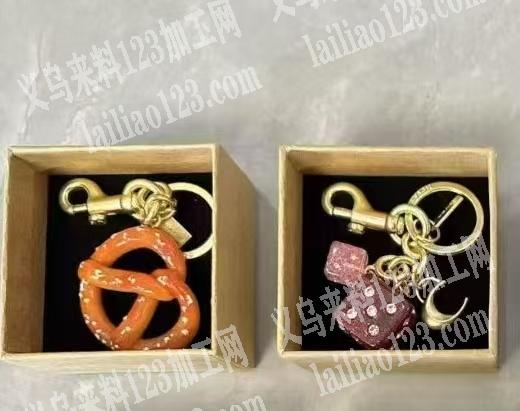 商贸城店面，寻找专业生产这种钥匙扣成品的