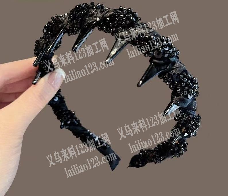 绕发箍。会做的工厂请联系详谈，如图圆圈里
