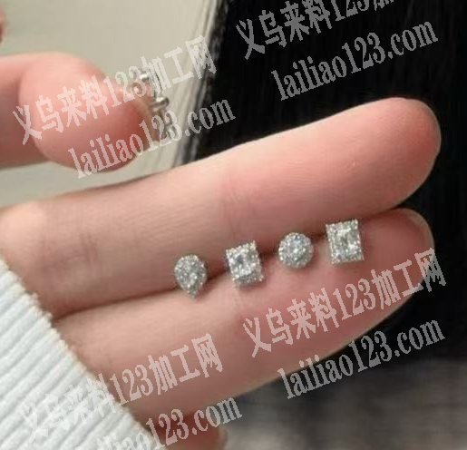 效果如图小耳钉。谁家有货，联系一下。谢谢