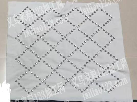 手缝手工活外发，布料上面手缝珠子外发加工