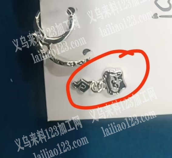 如图，小耳钉画油外发加工，如图，寻找画油