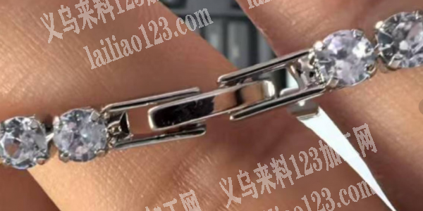 寻找生产如图金属扣的工厂，请联系详谈，如