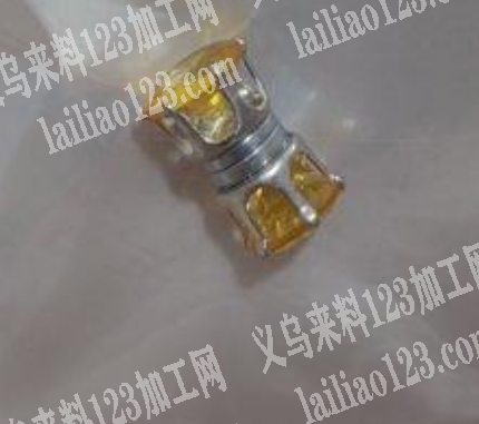 10几万饰品处理。饰品处理，如图磁吸耳钉