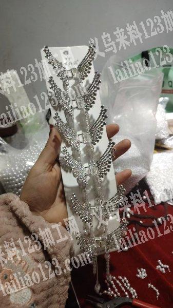 低价处理。如图饰品。微信