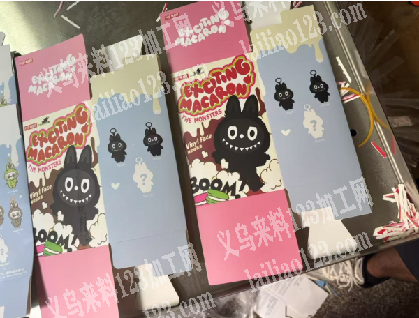 如图黑娃拉布布的盒子谁有，寻找拉布布纸盒