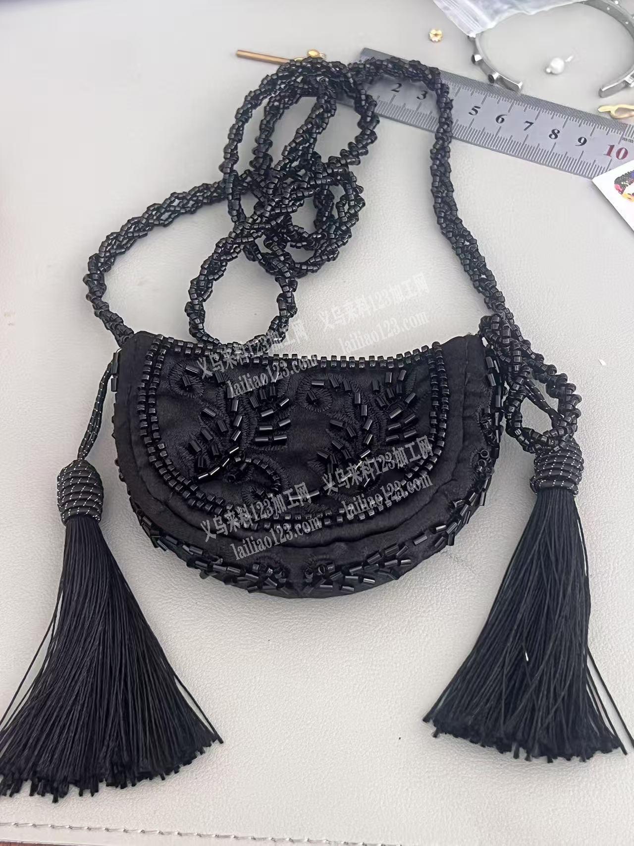 手工穿米珠缝制的包包订单，如图，寻找手工