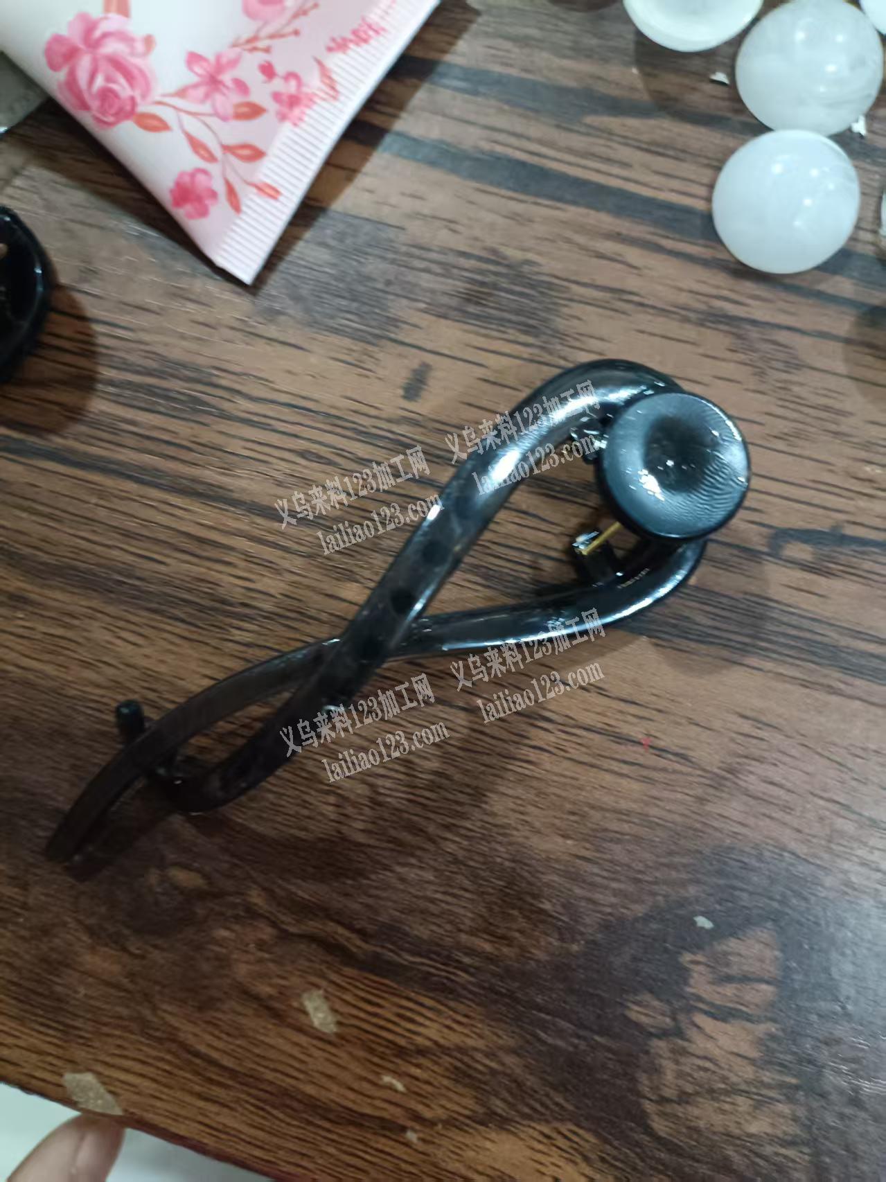 发夹订单，如图，找扭扭夹厂家。要现货