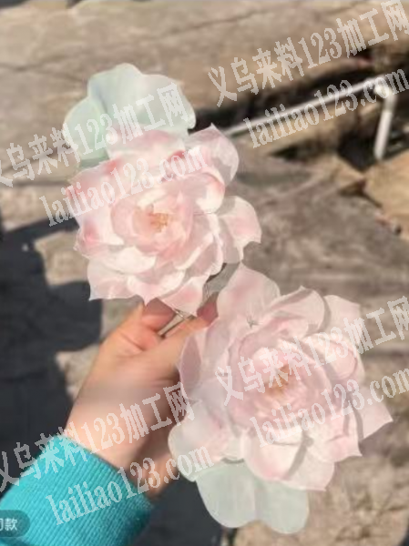 手工花订单外发，长期合作。，一种塑料片，
