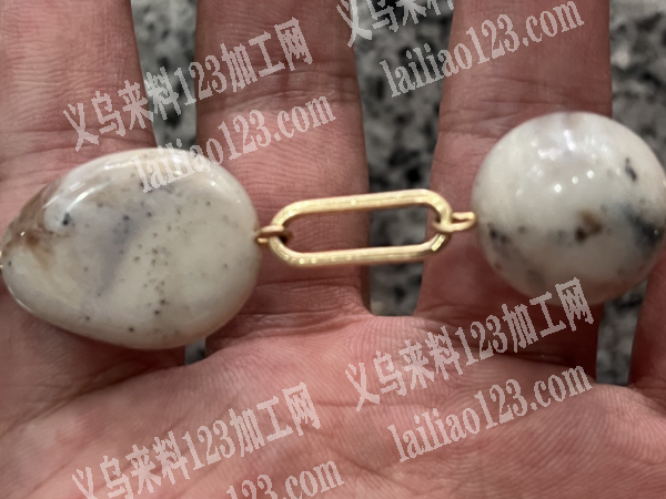 仿旧这样的珠子，寻找亚克力工厂。会做的请