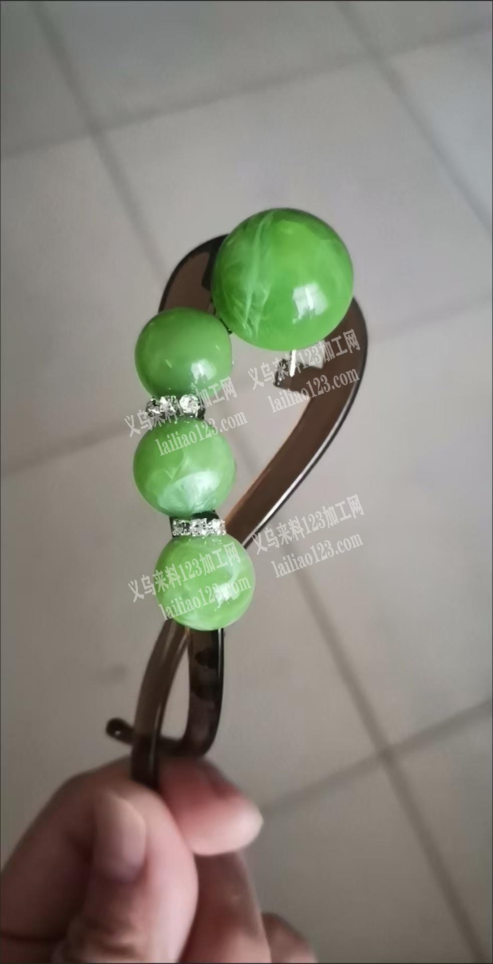 如图，天天有手工活外发。量大，爆款发夹手