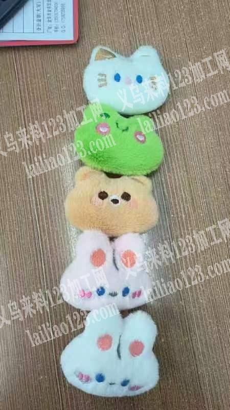 一个月50万个左右，毛绒公仔订单，